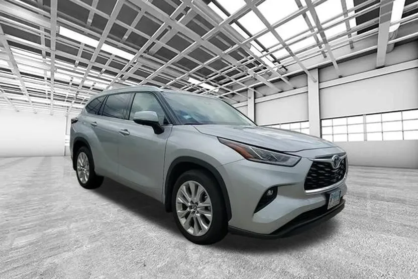 2024 Toyota Highlander Limited photo 1