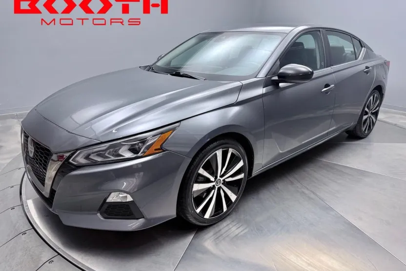 2021 Nissan Altima 2.5 SR photo 1