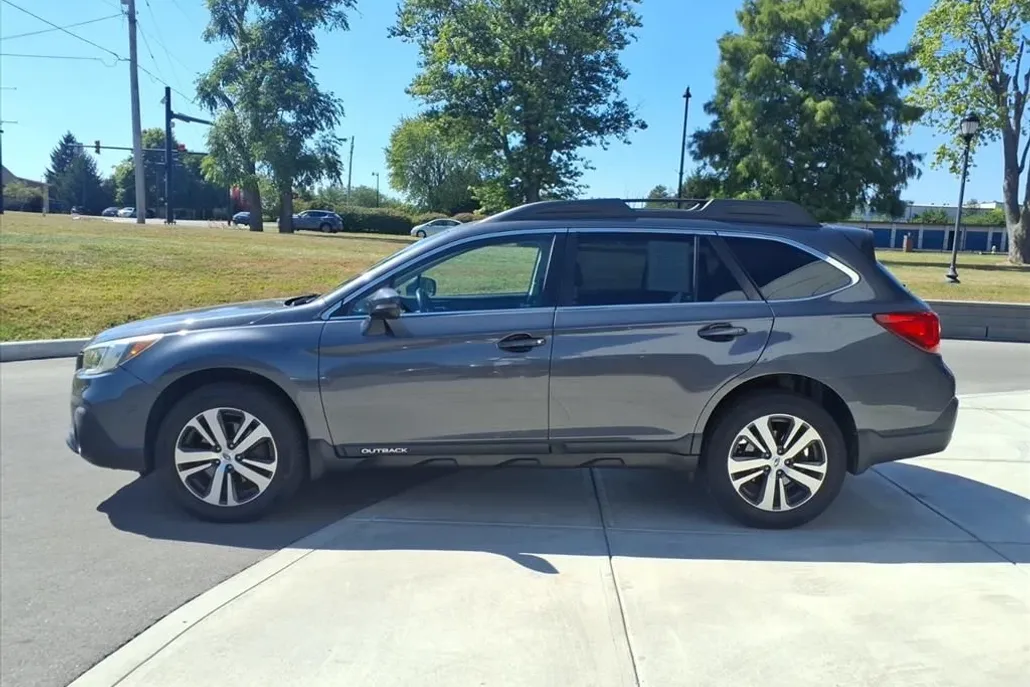 2018 Subaru Outback 2.5i Limited photo 1