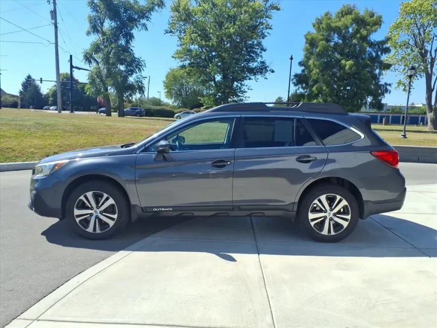 2018 Subaru Outback 2.5i Limited photo 1