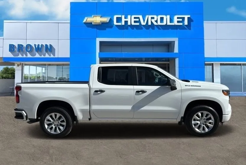 2026 Chevrolet Silverado 1500 Custom photo 1