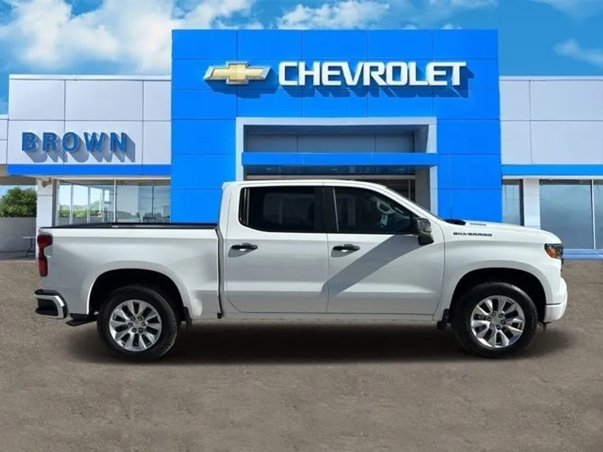 2026 Chevrolet Silverado 1500 Custom photo 1