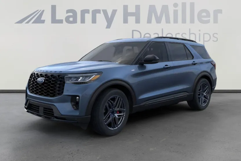 2025 Ford Explorer ST-Line photo 1