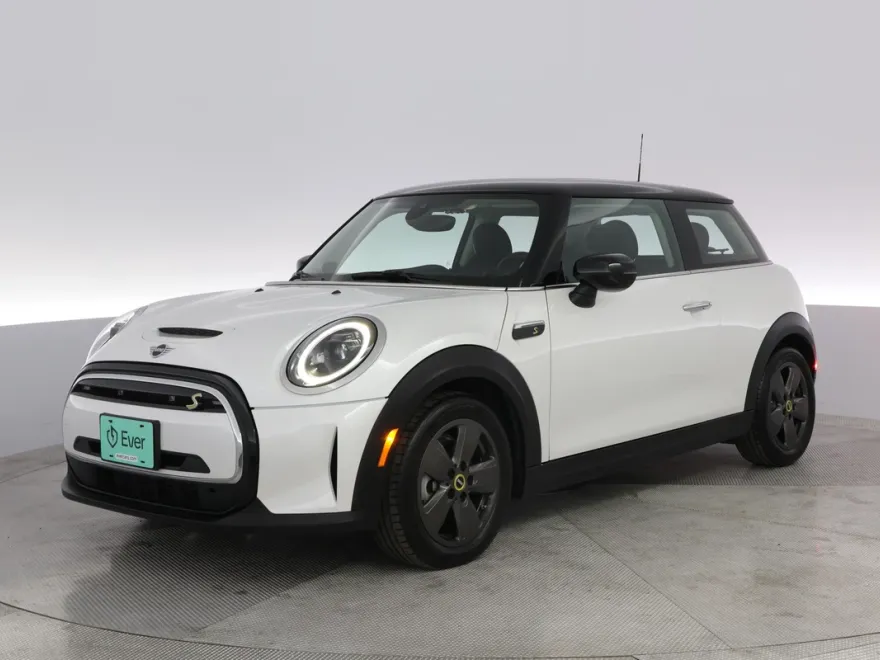 2024 Mini Cooper SE Signature photo 1