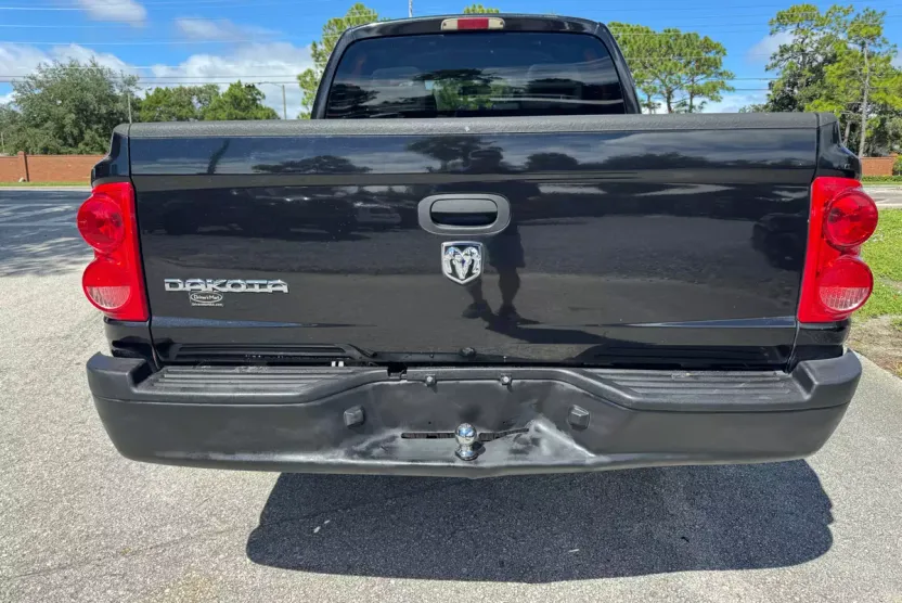 2006 Dodge Dakota Quad Cab ST photo 1