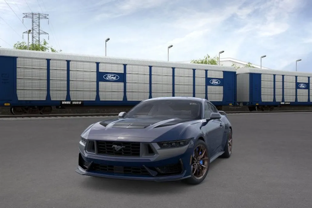 2025 Ford Mustang Dark Horse Deluxe photo 1