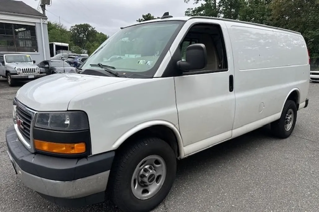 2022 Gmc Savana 2500 Cargo photo 1