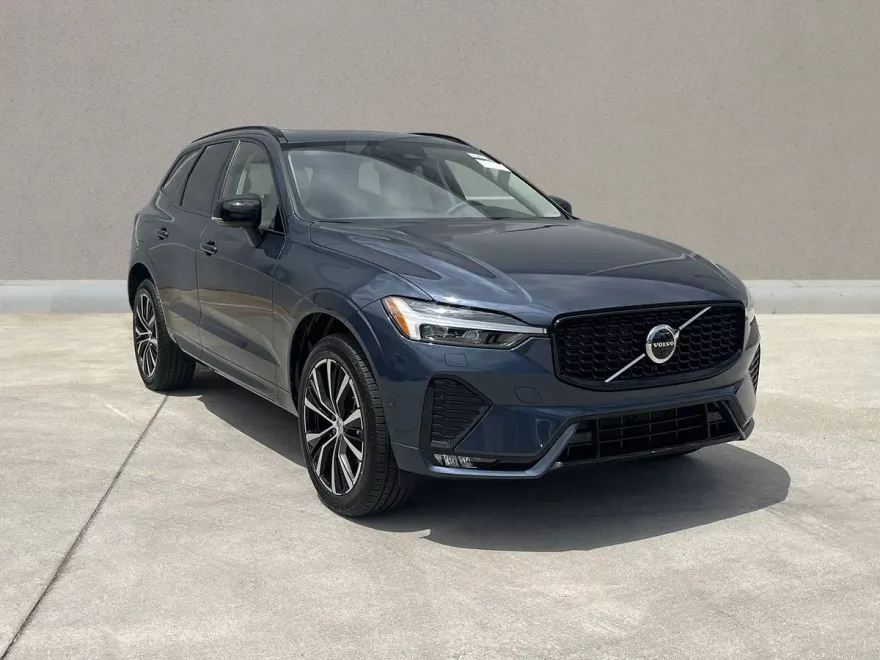 2025 Volvo XC60 B5 Plus photo 1