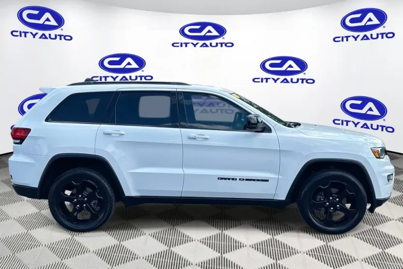 2020 Jeep Grand Cherokee Upland photo 1