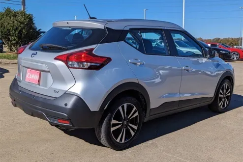 2020 Nissan Kicks SV photo 3