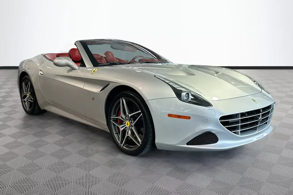 2015 Ferrari California T photo 1