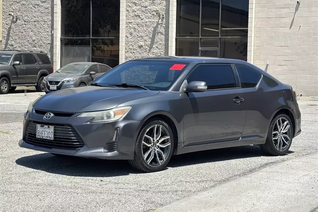 2014 Scion tC Base photo 1