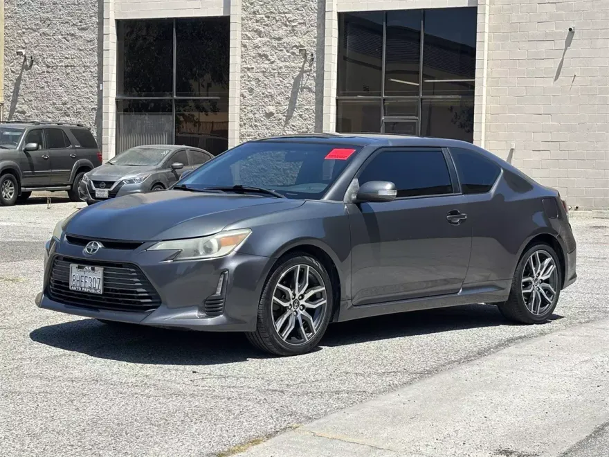 2014 Scion tC Base photo 1