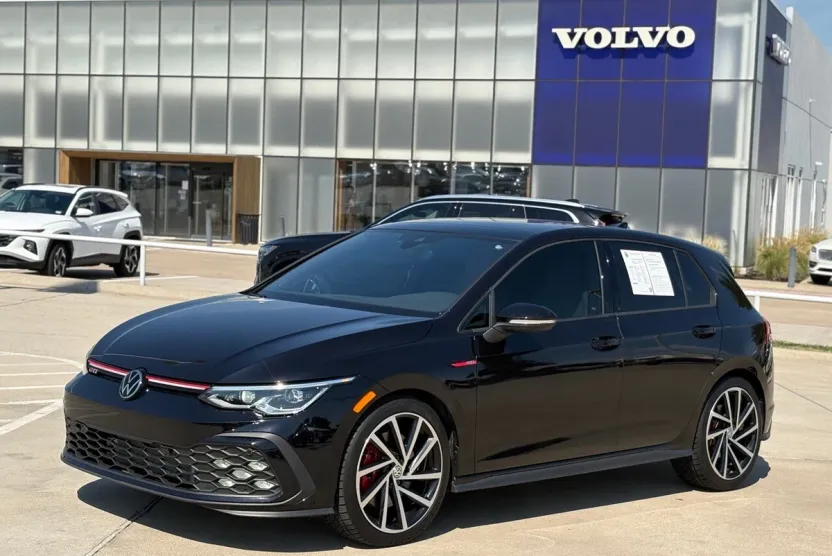 2023 Volkswagen Golf GTI SE photo 1