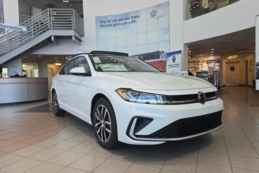 2025 Volkswagen Jetta SE photo 1