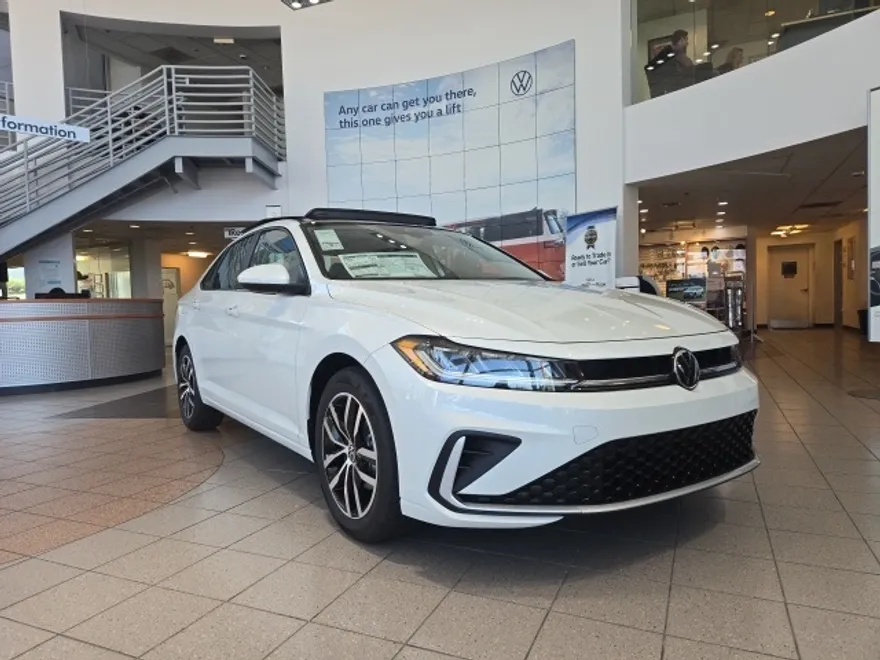 2025 Volkswagen Jetta SE photo 1