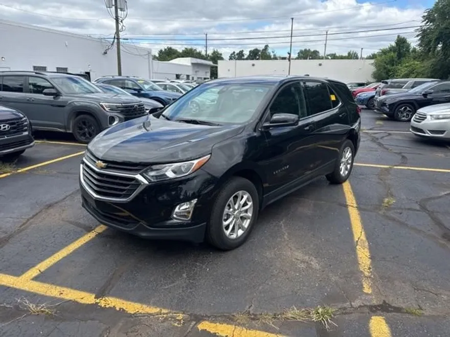 2020 Chevrolet Equinox LT photo 1
