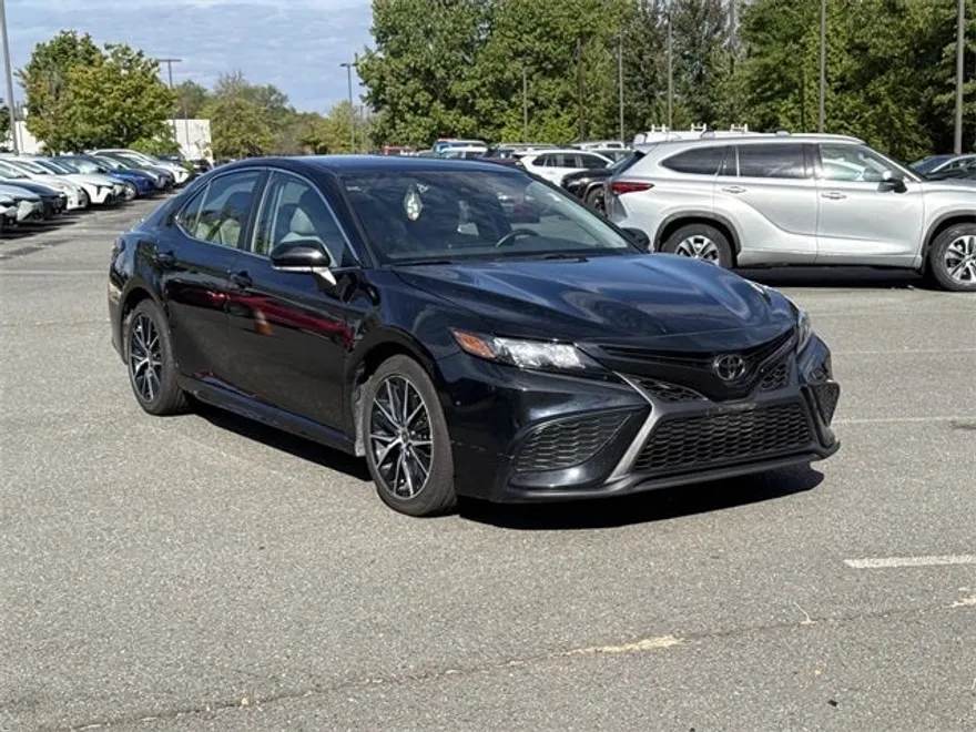 2023 Toyota Camry Base photo 1
