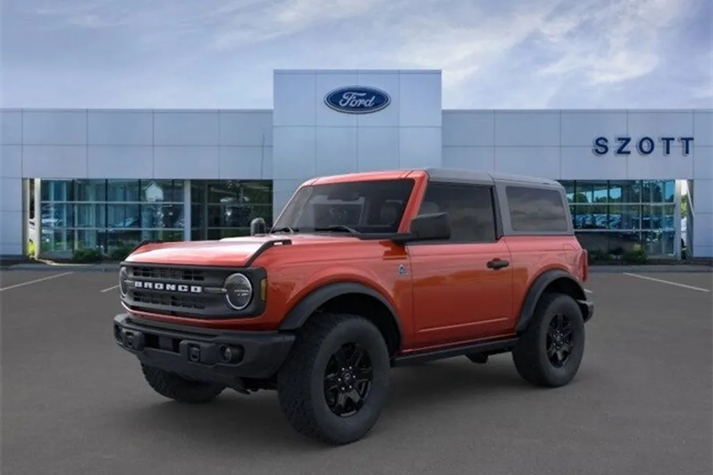 2023 Ford Bronco Outer Banks photo 1