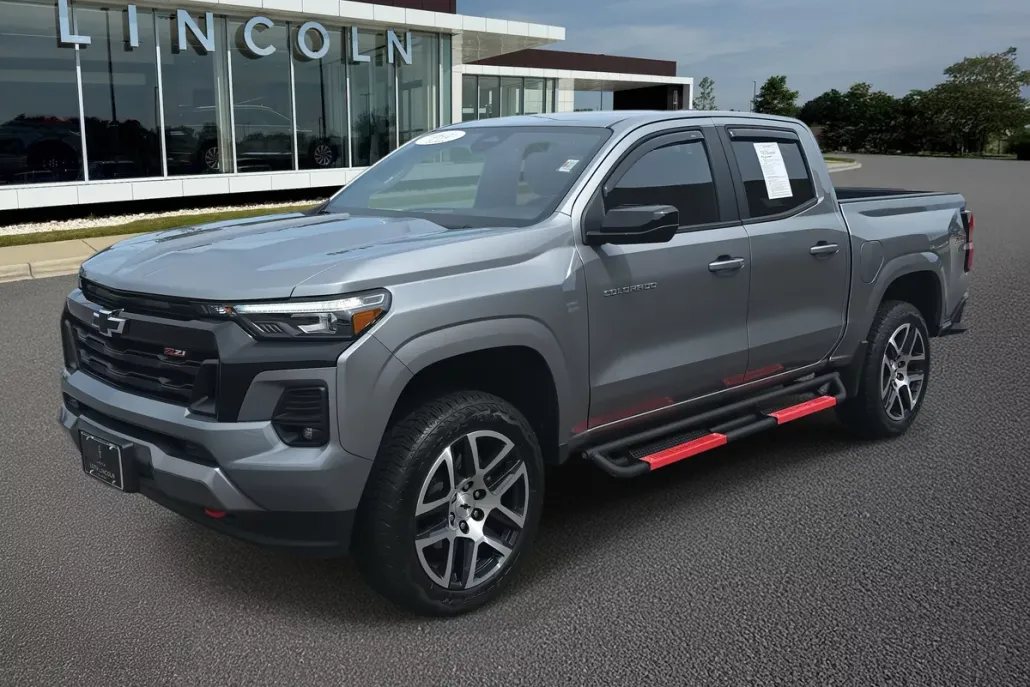 2023 Chevrolet Colorado Z71 photo 1