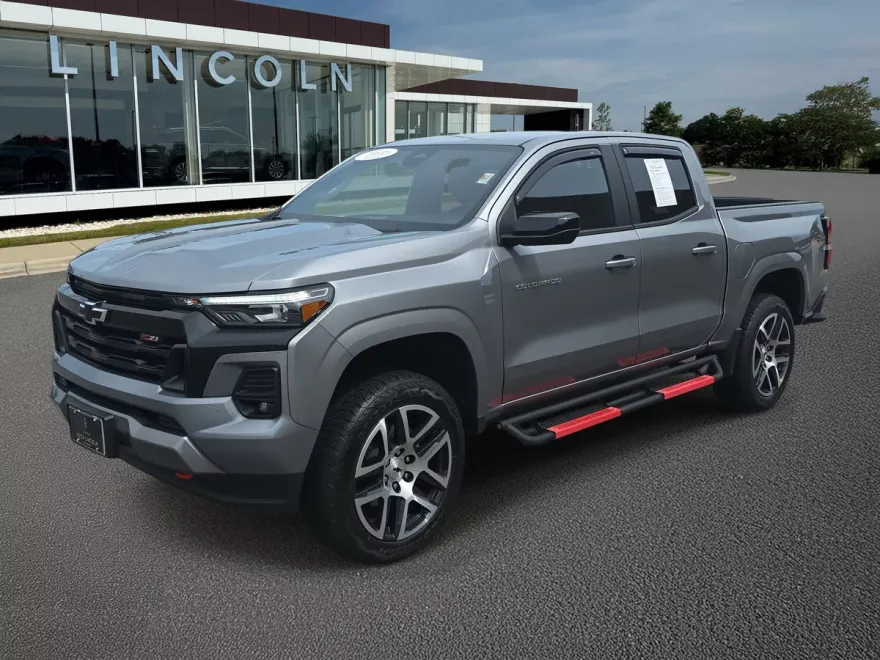 2023 Chevrolet Colorado Z71 photo 1