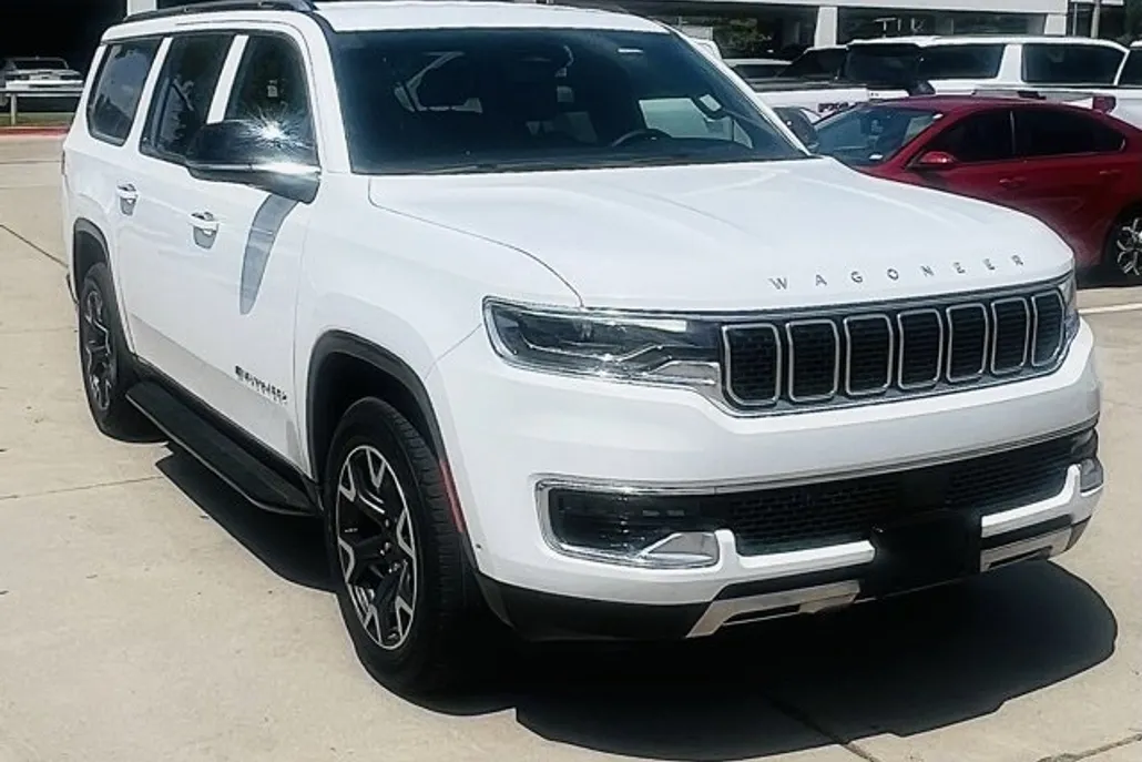 2024 Jeep Wagoneer L Series III photo 1