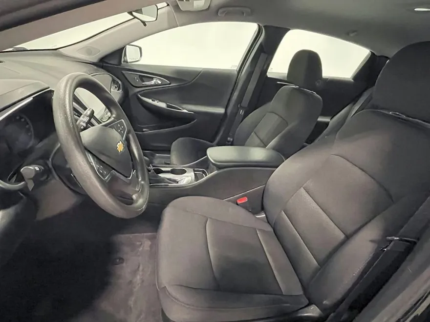 2022 Chevrolet Malibu LS photo 1