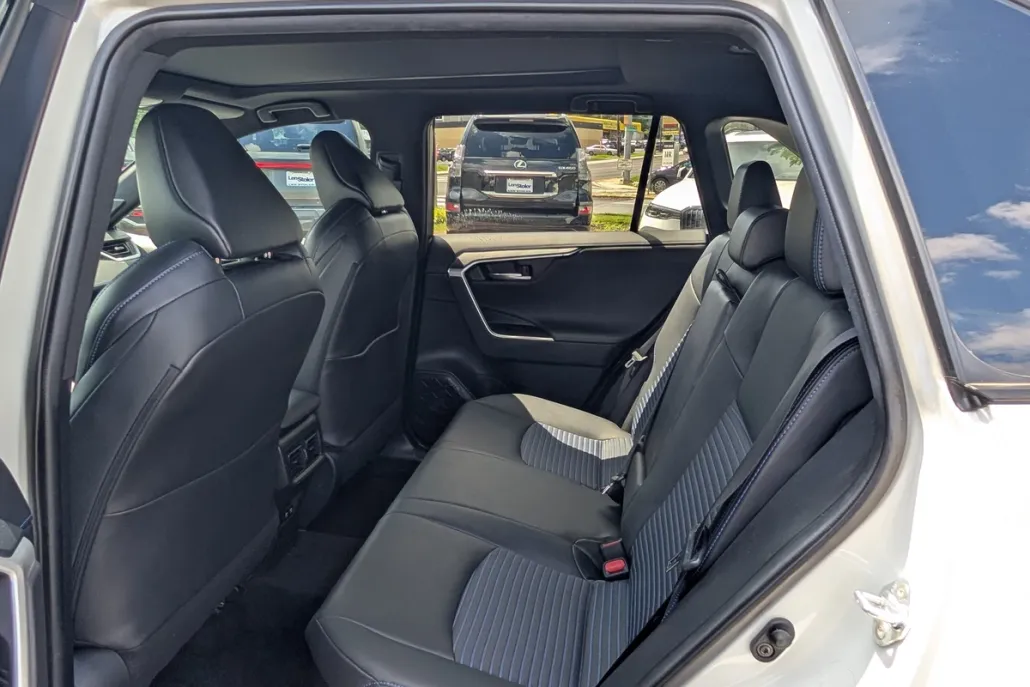 2021 Toyota RAV4 Hybrid XSE photo 1
