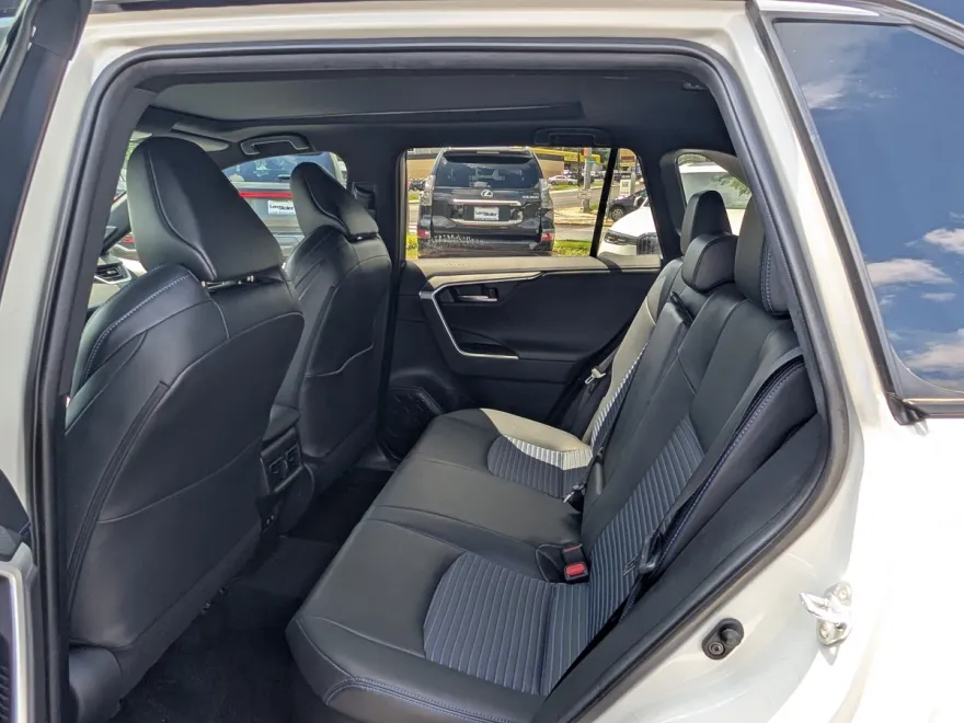 2021 Toyota RAV4 Hybrid XSE photo 1