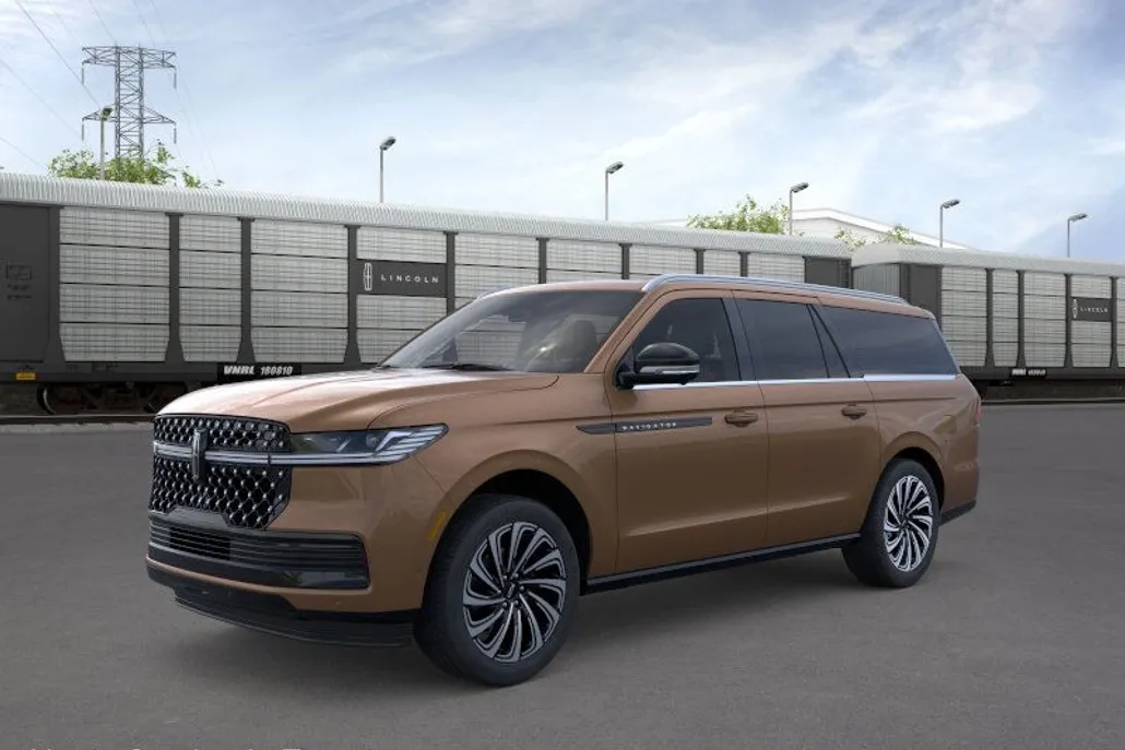 2025 Lincoln Navigator Black Label photo 1