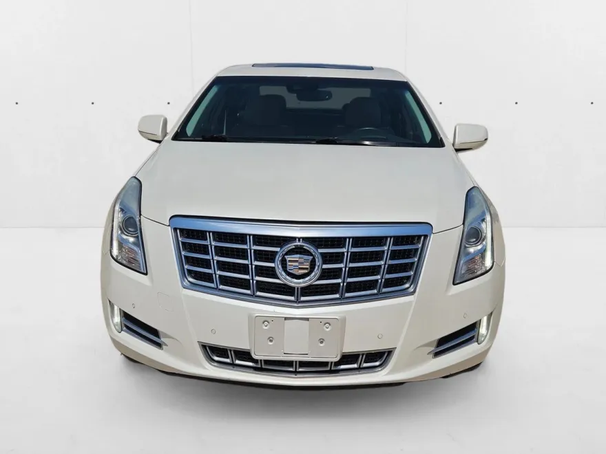 2013 Cadillac XTS Premium photo 1