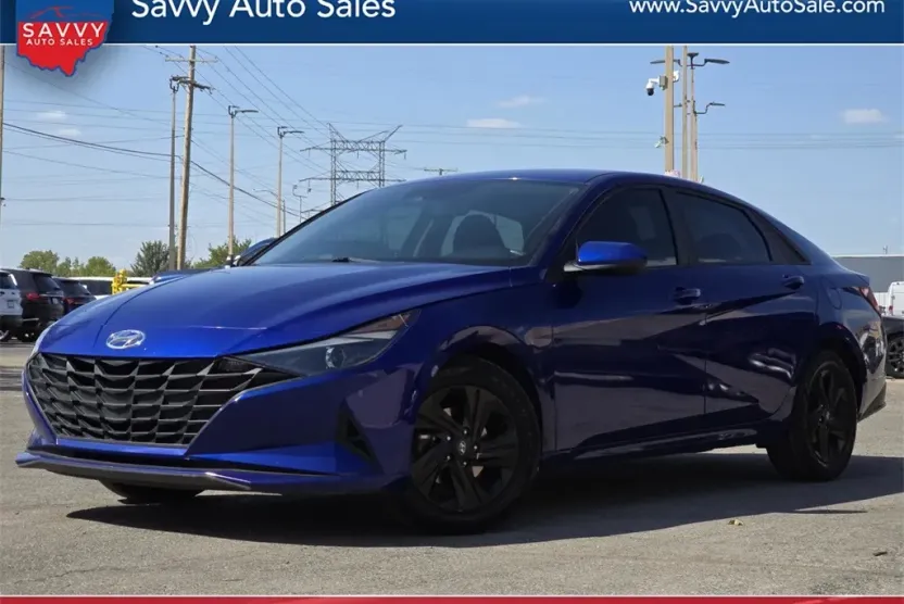 2022 Hyundai Elantra SEL photo 1