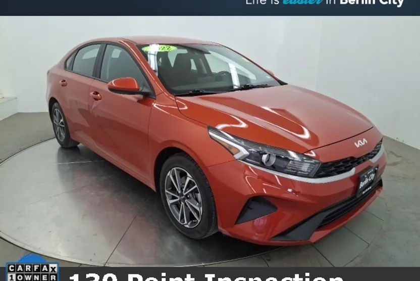 2022 Kia Forte LXS photo 1