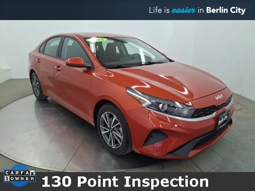 2022 Kia Forte LXS photo 1