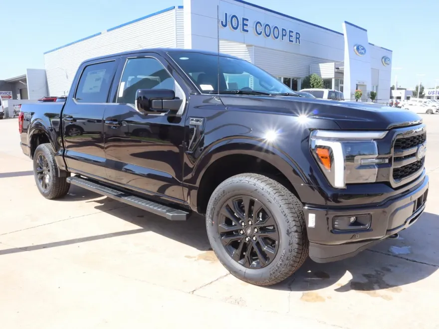 2025 Ford F-150 Lariat photo 1