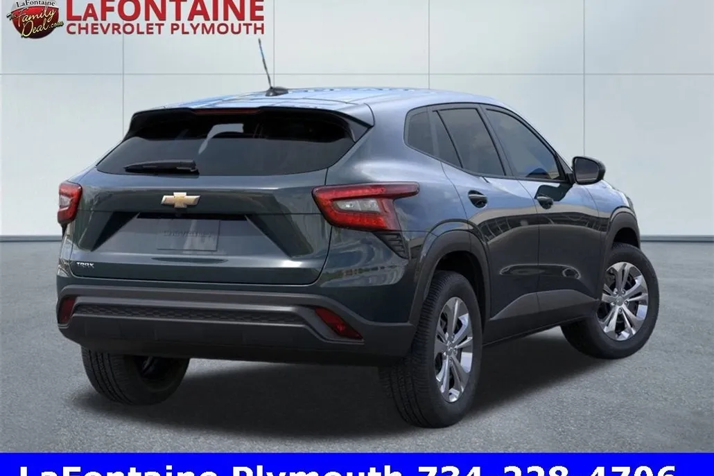 2025 Chevrolet Trax LS photo 1