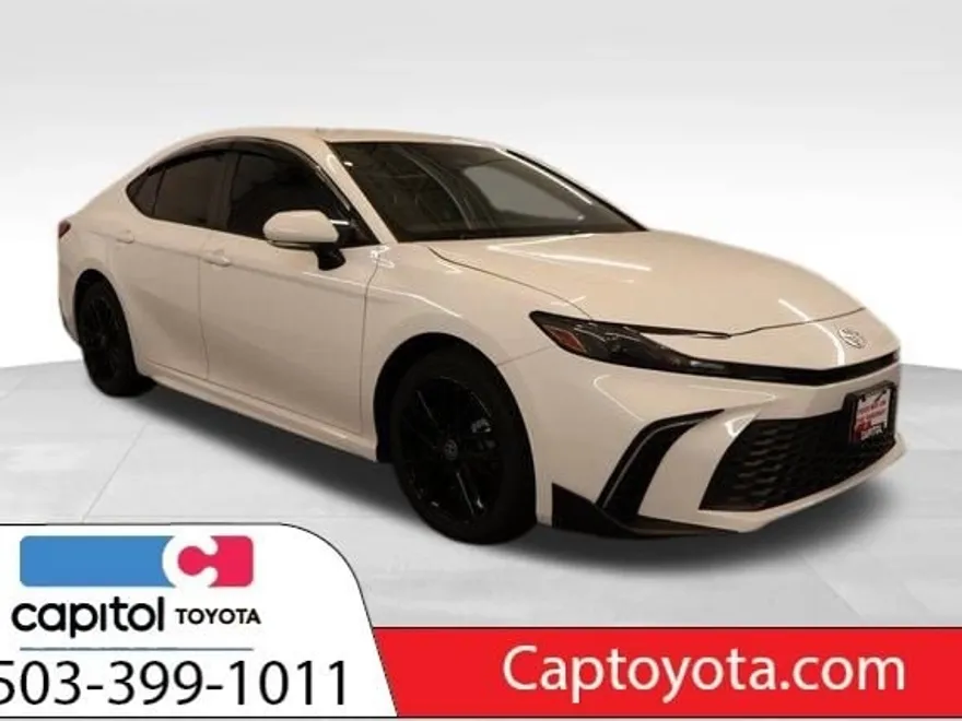 2025 Toyota Camry SE photo 1