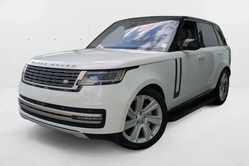 2023 Land Rover Range Rover SE photo 1