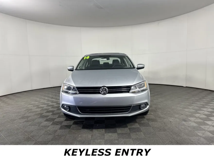 2014 Volkswagen Jetta SEL photo 1