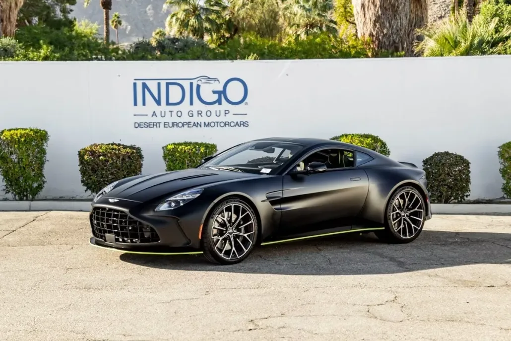 2025 Aston Martin Vantage photo 1