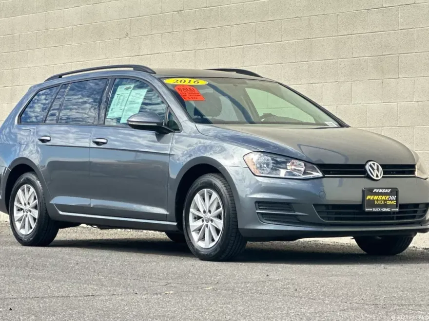 2016 Volkswagen Golf SportWagen TSI S photo 1