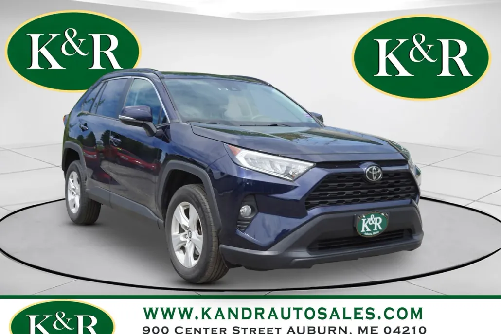2021 Toyota RAV4 XLE photo 1