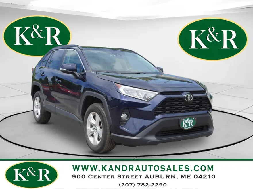 2021 Toyota RAV4 XLE photo 1