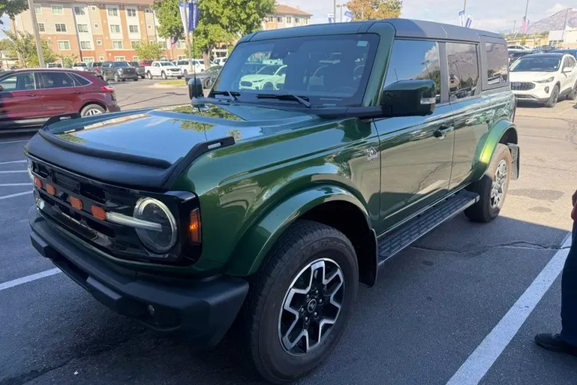 2022 Ford Bronco Outer Banks photo 1