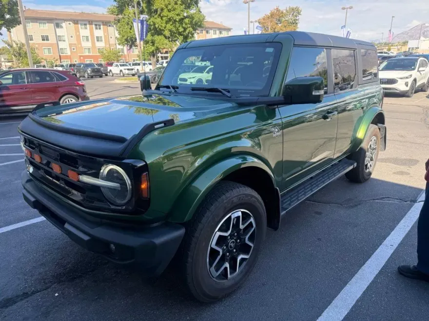 2022 Ford Bronco Outer Banks photo 1