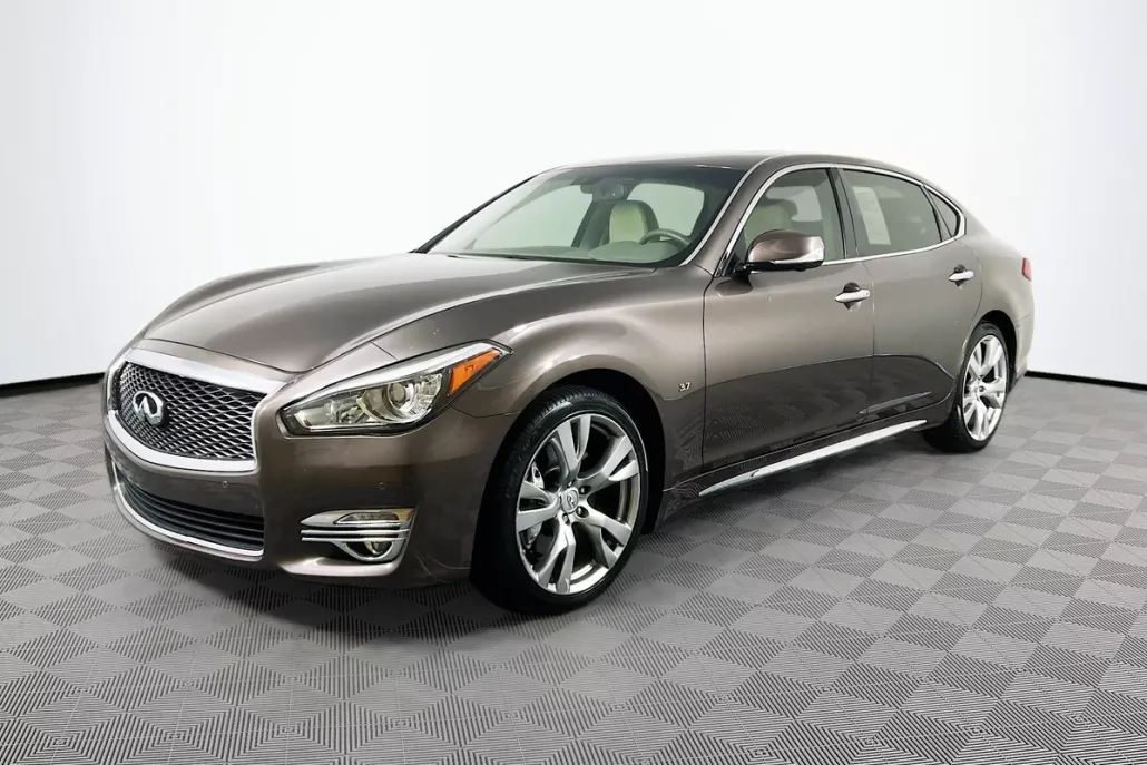2016 Infiniti Q70L 3.7 photo 1
