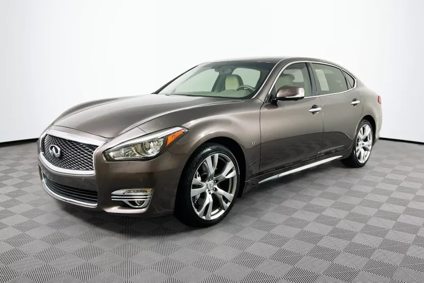 2016 Infiniti Q70L 3.7 photo 1