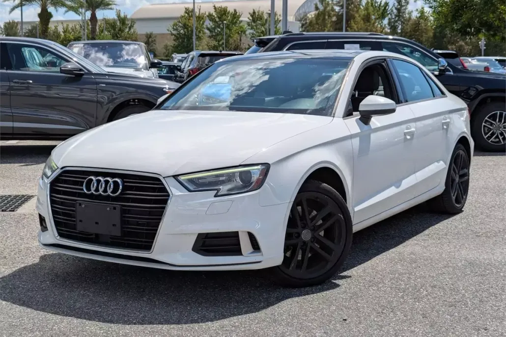 2018 Audi A3 Premium photo 1