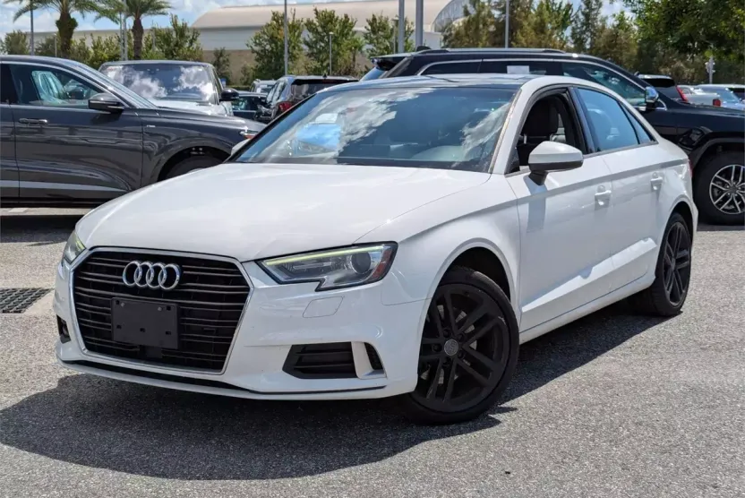 2018 Audi A3 Premium photo 1