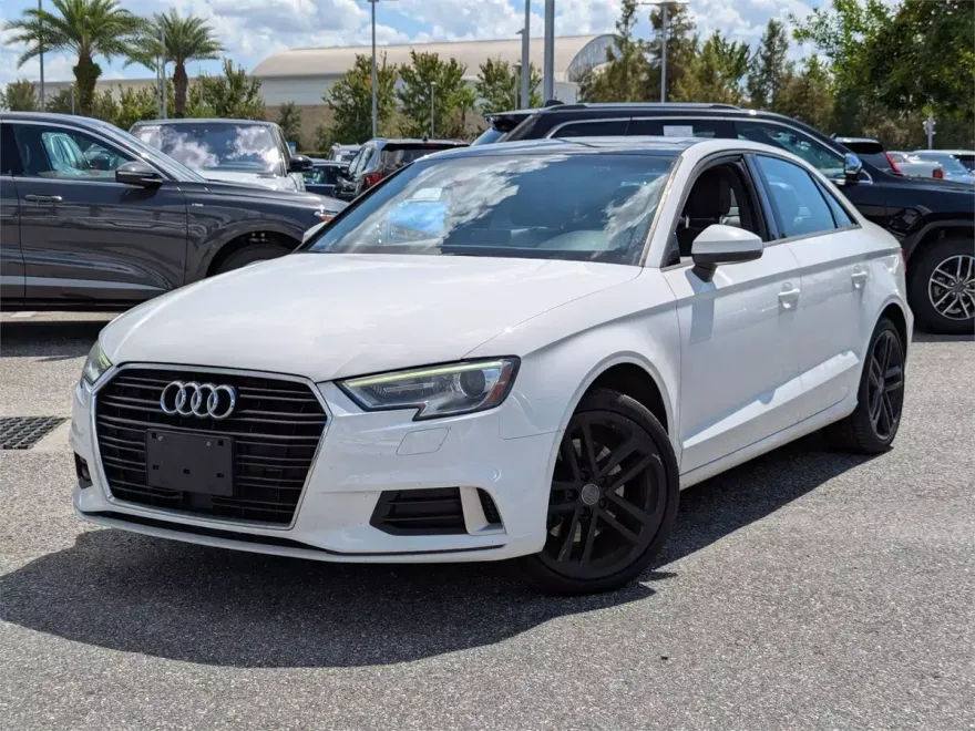 2018 Audi A3 Premium photo 1
